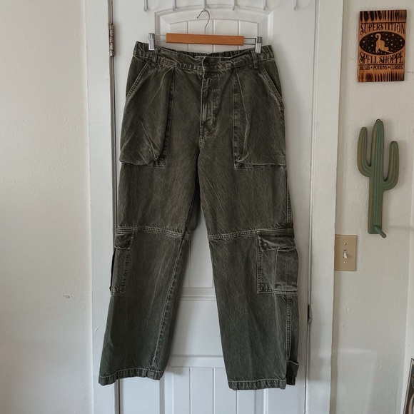Free People We The Free Marx Slouchy Cargo Jeans 29 EUC - Picture 4 of 7